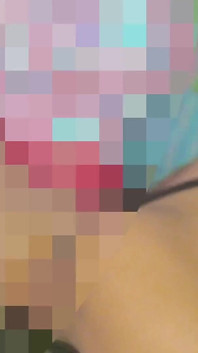 Une PAWG sexy chevauche son voisin après la soirée