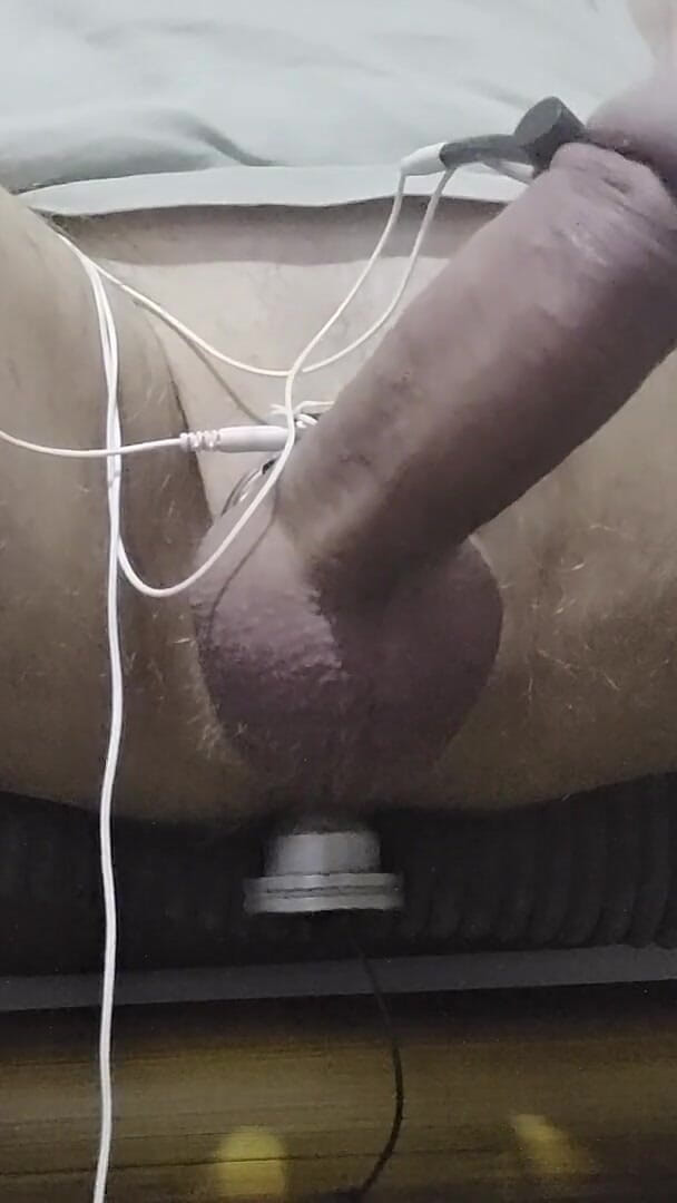 Dripping Cock (Prostate et e-stim play)