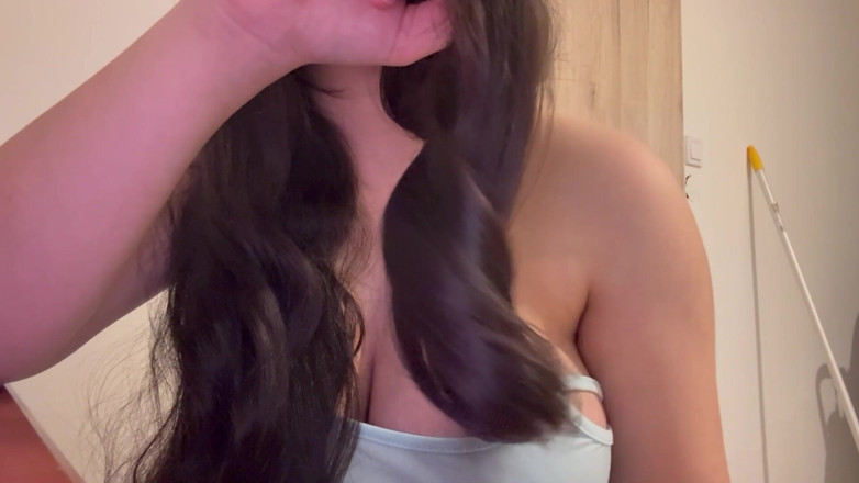 AmayaMori: Ich kääme meine Haare, damit Asmr klingt und spiele mit...