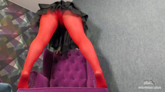 Mistress Legs: Paní Nohy v sexy barevných punčochách