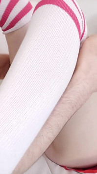 Petite Myra Moans miluje sexy výstřik na obličej