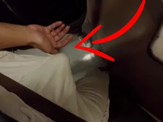 지하철에서 내 자지를 만지기 시작한 거유의 알 수 없는 금발 밀프! 옷을 입은 섹스라고 불리는가요?