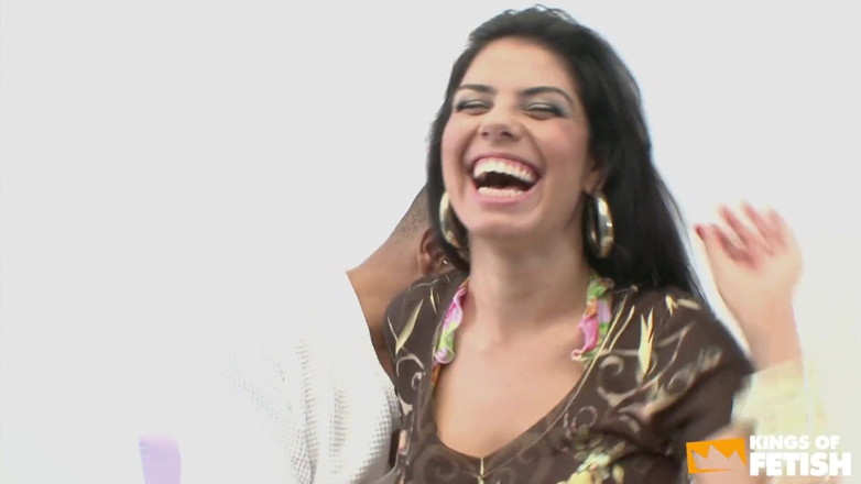 Big Tits for You: Une Brésilienne sexy se fait pomper les trous par un...