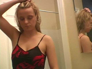 Solo Austria: Makeup fetisch av blond skönhet