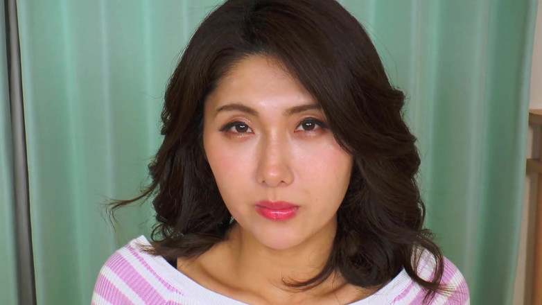 Caribbeancom: 그녀는 정액을 여러 자지가 필요해