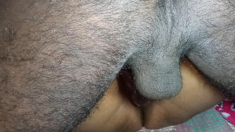 Raja puja: India estrella porno llamando a su novio para follar con...