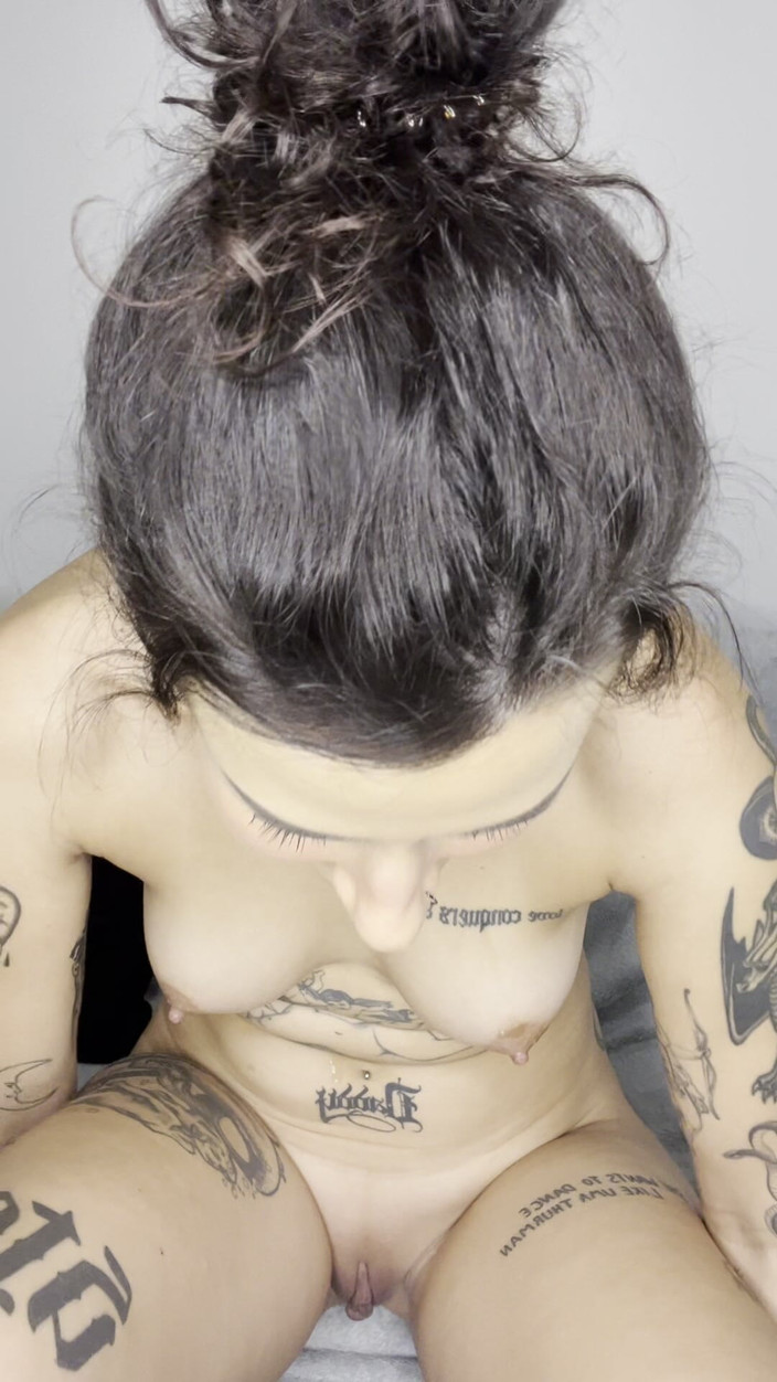 Kiki Isobel: 펨시 솔로 뱉기