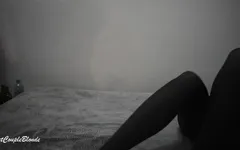 Tu dois regarder ces jambes - Miley Grey