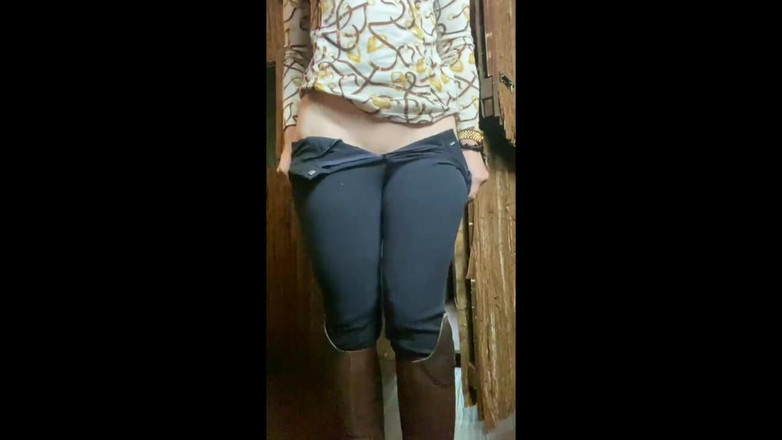 Vivienne l'Amour: Vivienne L'amour - Pônei Equestre em primeiro plano