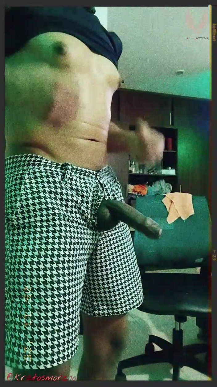 Kratosmoreno: L’auto-plaisir De Khratos: