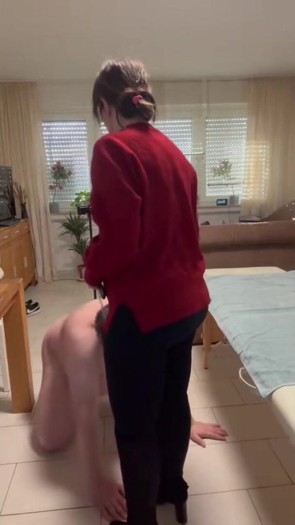 DomLadyMia: Domladymia-slaveofm vânătăi roșii pentru sclav partea 1