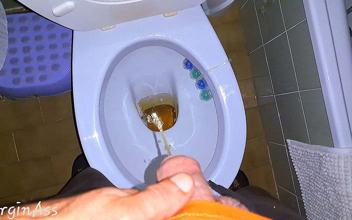 Virgin Ass: POV Złoty Prysznic Z Bliska