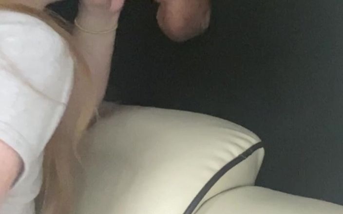 Sluttybritt: Sluttybrittは、パパの大きな黒いペニスを扱っています