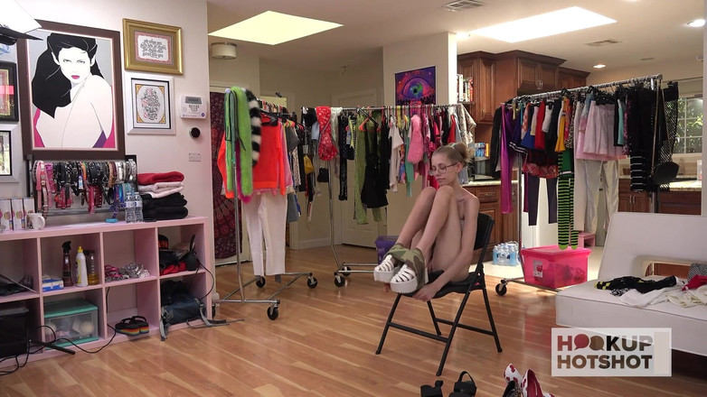 HookUp HotShot-BTS: Bts - Curious Babe Kyaa Begs to Get Fucked by Bryan...