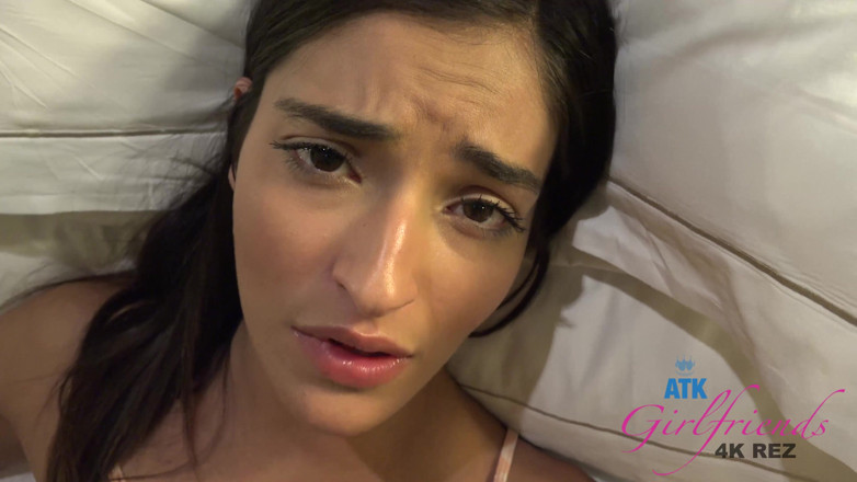 ATK Fans (Girlfriends): Емілі хоче член в її дупу