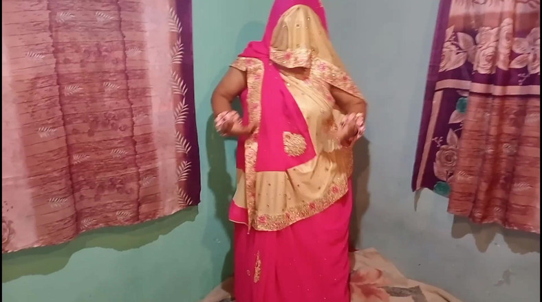 Gulaab: Bhabhi seksi menari dalam saree dengan dikongkek oleh saya