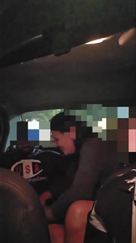 Am găsit un bărbat într-o piață publică, m-a futut în fața cuckold-ului