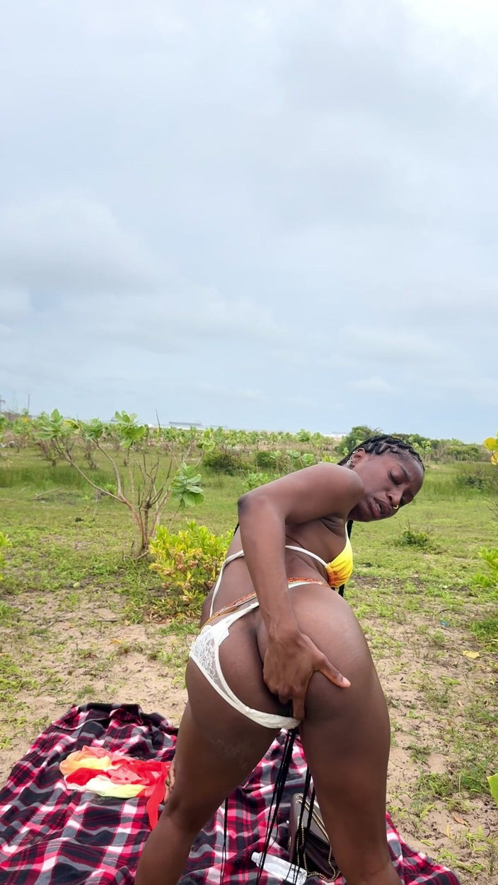 Spicyperry: Outdoor Anal Freak.