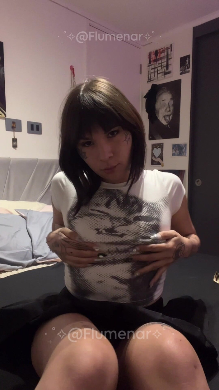 Flumenar: Heiße trans-girl-camshow