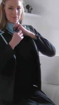 Upsk!rt với Danielle Maye