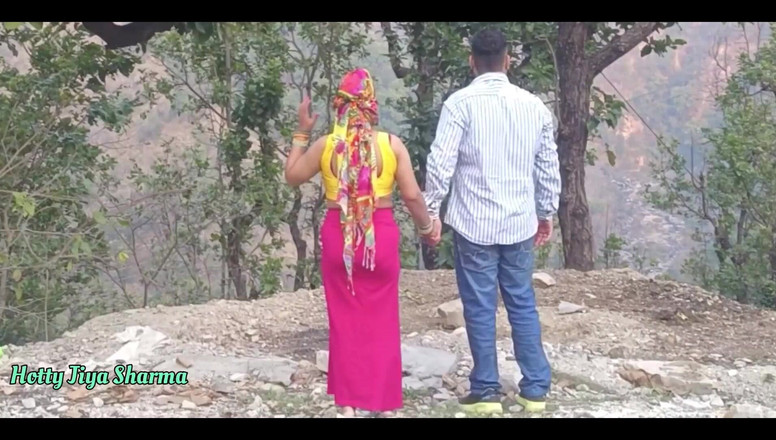 Desi Club House: Desi X, j’ai baisé ma demi-sœur d’amie quand elle pisse...