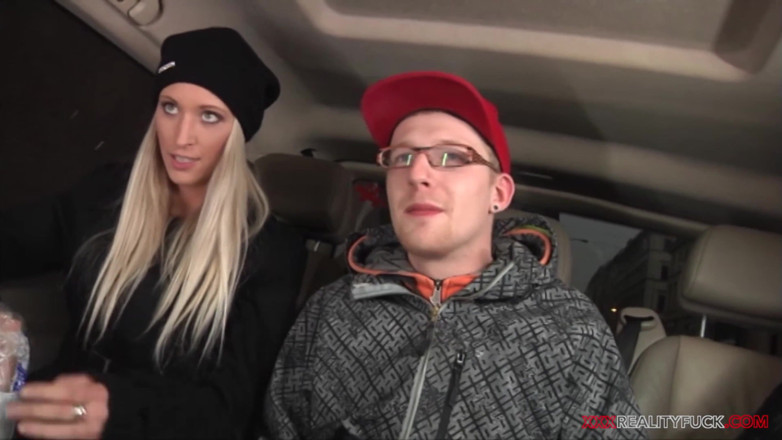 Czech Pornzone: Här i bilen