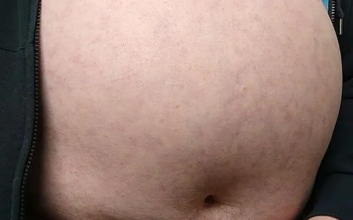 Karlchengeil: Nipples and Cock Sucked by Vacuum Cleaner