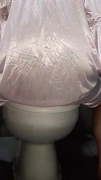 Travesti muhteşem saten iç çamaşırı zevki