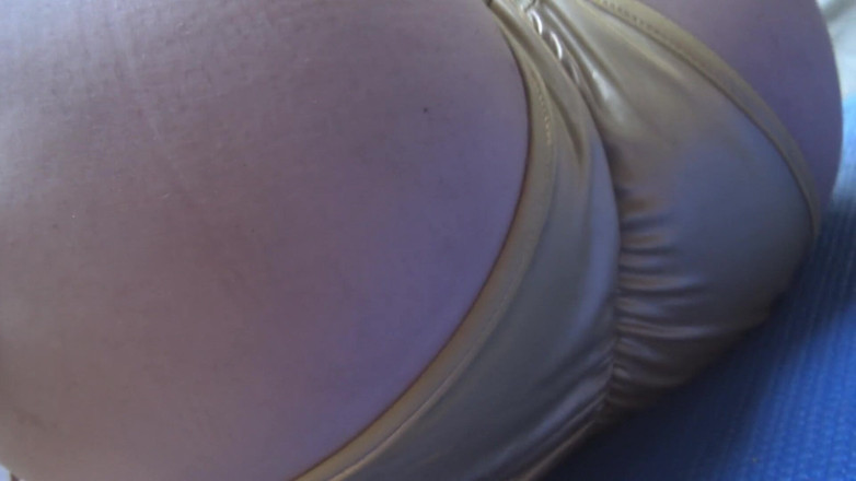 Tropical Lust: Kendra crushes her little neighbor