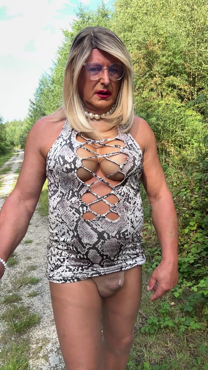 Kellycd2022: Sexy Crossdresser Kellycd2022 in White Animal Print and Pantyhose Enjoying...