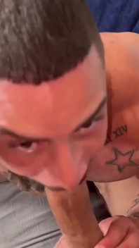 Un twink cu pula mare fute mușchii Brock Bank fără prezervativ caio Venturini Monster Xl pula