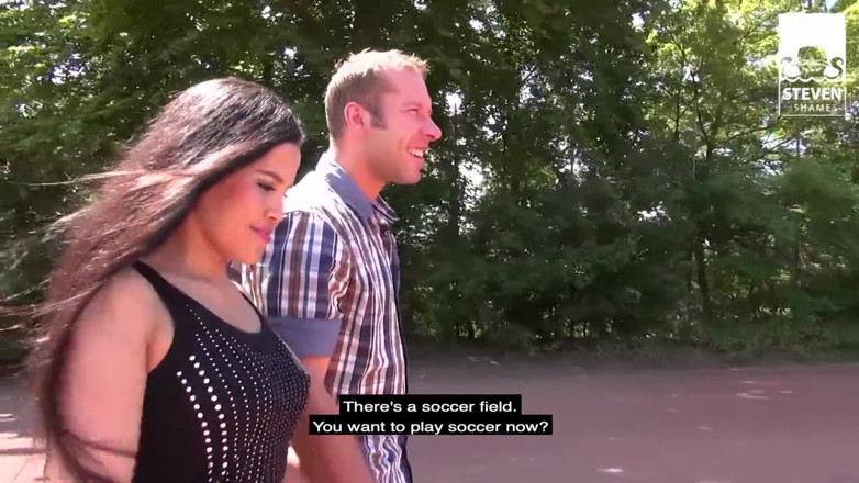 Steven Shame: Creampie di luar: Milf Asia digoda oleh batang besar Jerman