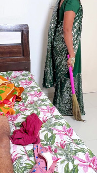 Komal's Husband Fucked Twice in the Morning and Now Kamwali Is Putting No up