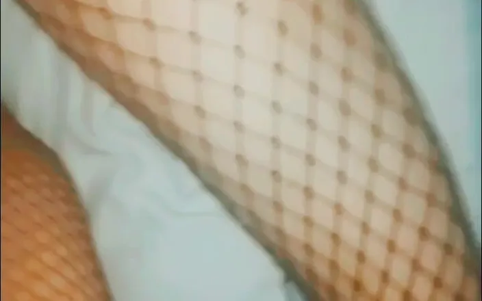 Ladyboy Karl: Nana Use Dildo