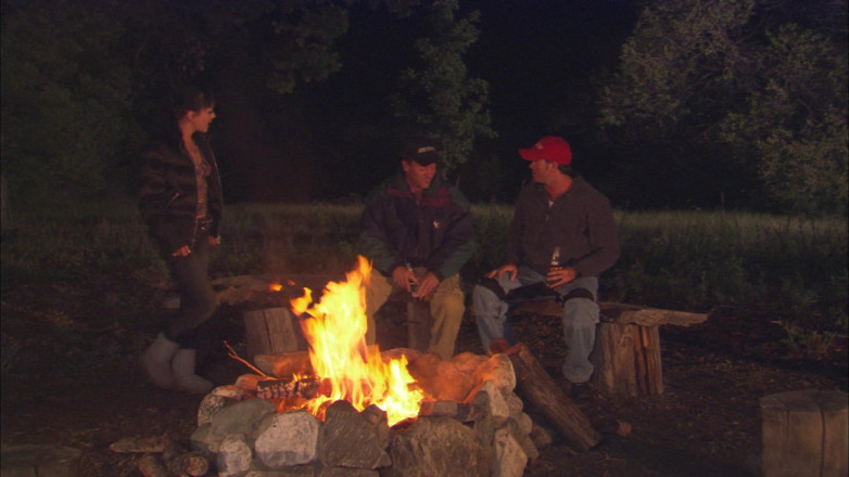 Outdoor Fucktivities: Un énorme feu de camp a rendu la chatte de Cytherea...