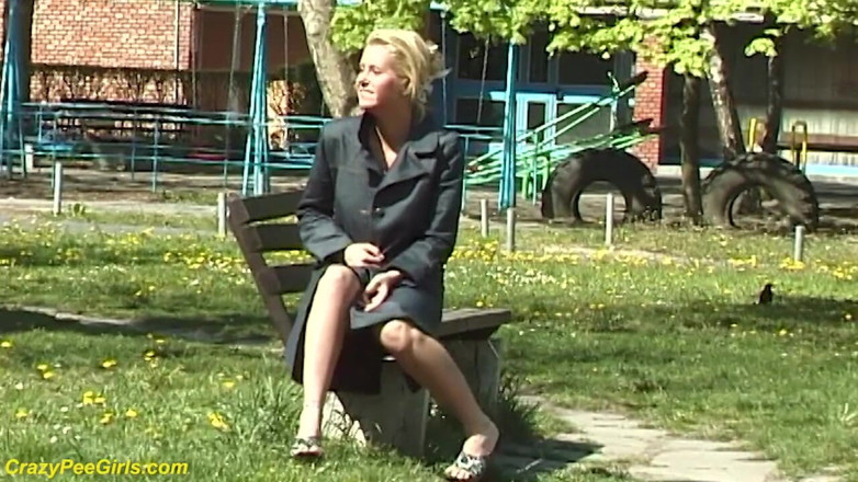 Crazy pee girls: Riktiga vattensporter