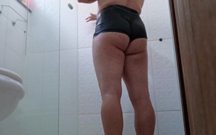 amateurbrazilian: Badar på My Little Marcos hus