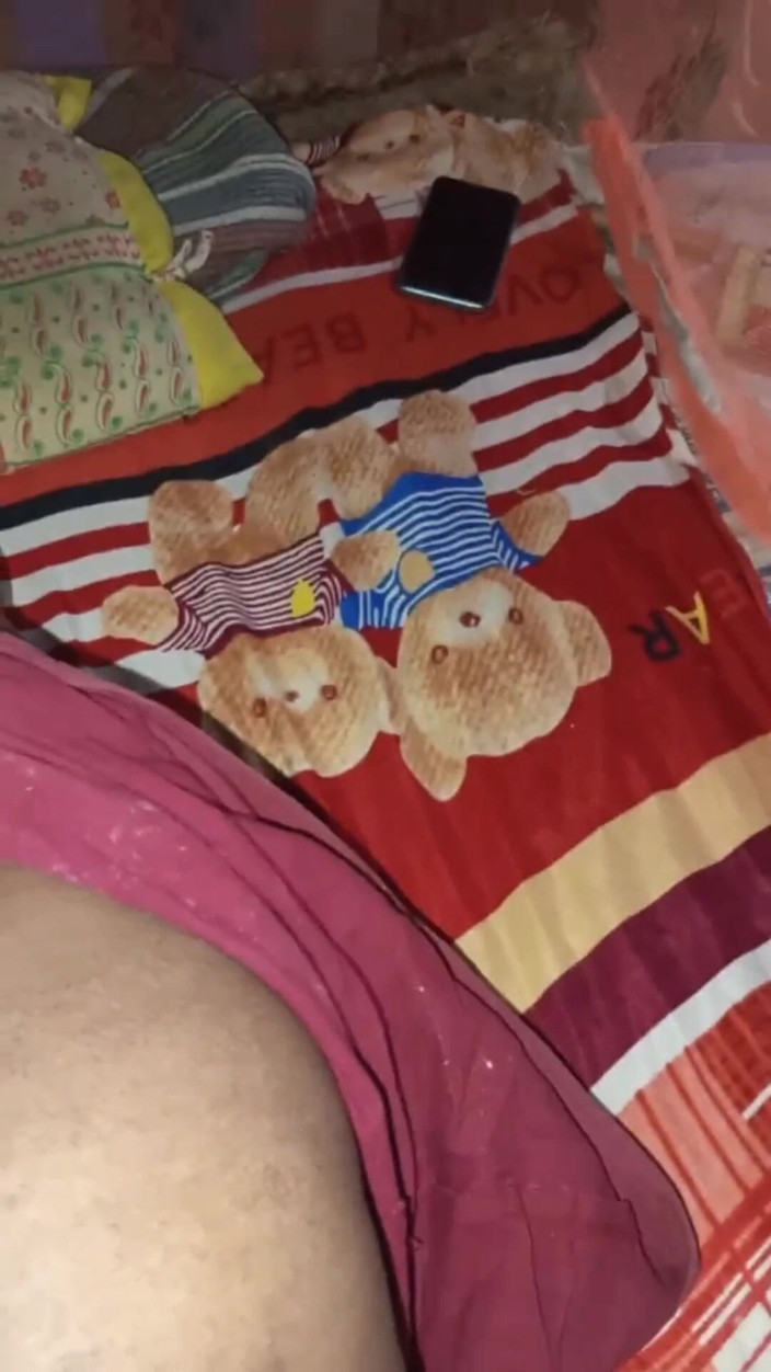 Auntixxx69: O pênis do meu irmão é muito grosso e entra rasgando...