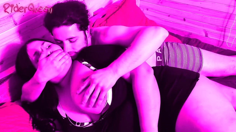 Riderqueen: Pět příběhů v soukromé chatce bbw nevlastní mámy