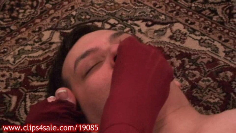 Princess Nikki's Foot Fetish & Foot Worship Club: Moje krutá nevlastní sestra - čichání zpocených punčocháčů při hlazení - bičování koulí...