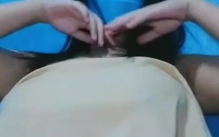 Jilbab69: Přírodní masturbace s velkými prsy v hidžábu