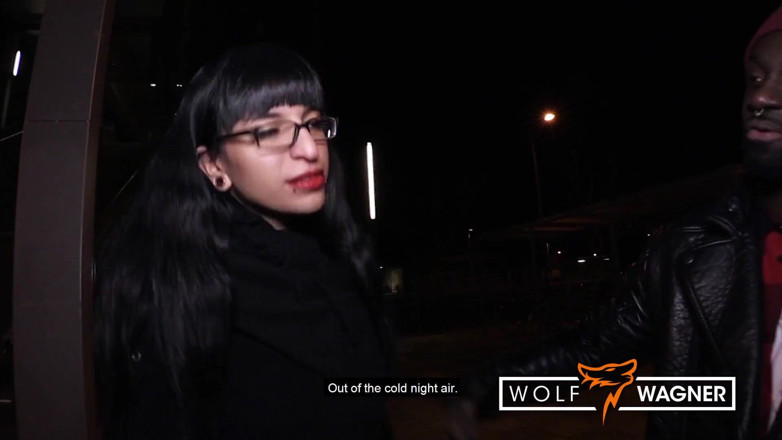 Wolf Wagner Com: Zeyna jest spragnioną koguta dziewczyną emo i zostaje wytryskana na...