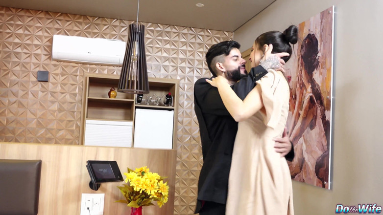 Porn Gutter: Chồng yêu cầu một chàng trai da đen đít há hốc mồm...
