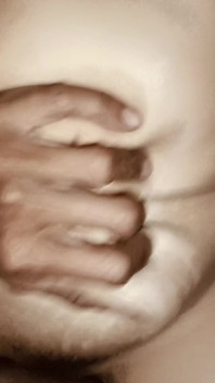 X kız arkadaşımı sikiyorum.