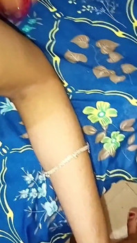 Ngentot pantat sempit pertama kali.Gadis india pantatnya dientot habis-habisan