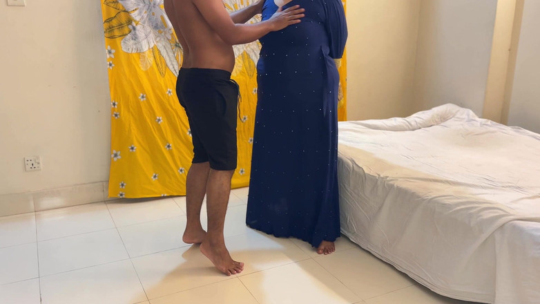 Aria Mia: Tante seksi moti gand vali muslim ko hat bandkar chudai...