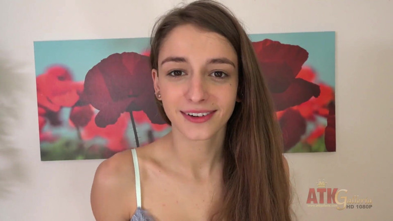ATKIngdom Fans: Güzel Willow Hayes oyuncu seçmelerinde mastürbasyon yapıyor