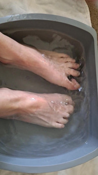 Simp to My Veiny Feet Soaking in a Foot Bath