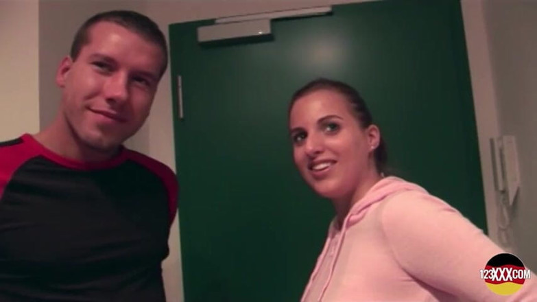 123XXX - 100% Amateurs: Немецкую крошку с удивительным телом трахают как никогда раньше