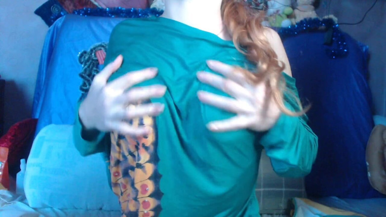 Risky Hairy Couple: Sexy Teen Tattooed Webcam Girl Teasing